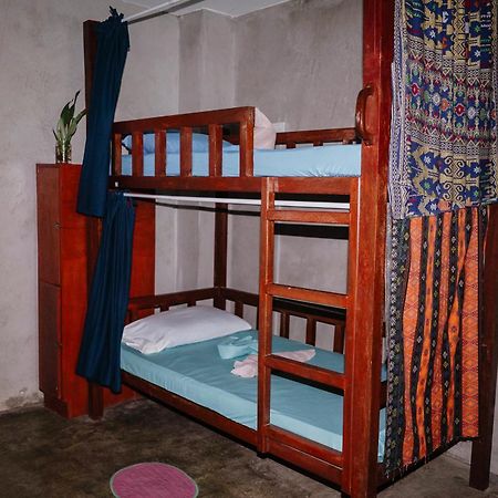 Sinag Hostel (Adults Only) Хенерал Луна Екстериор снимка