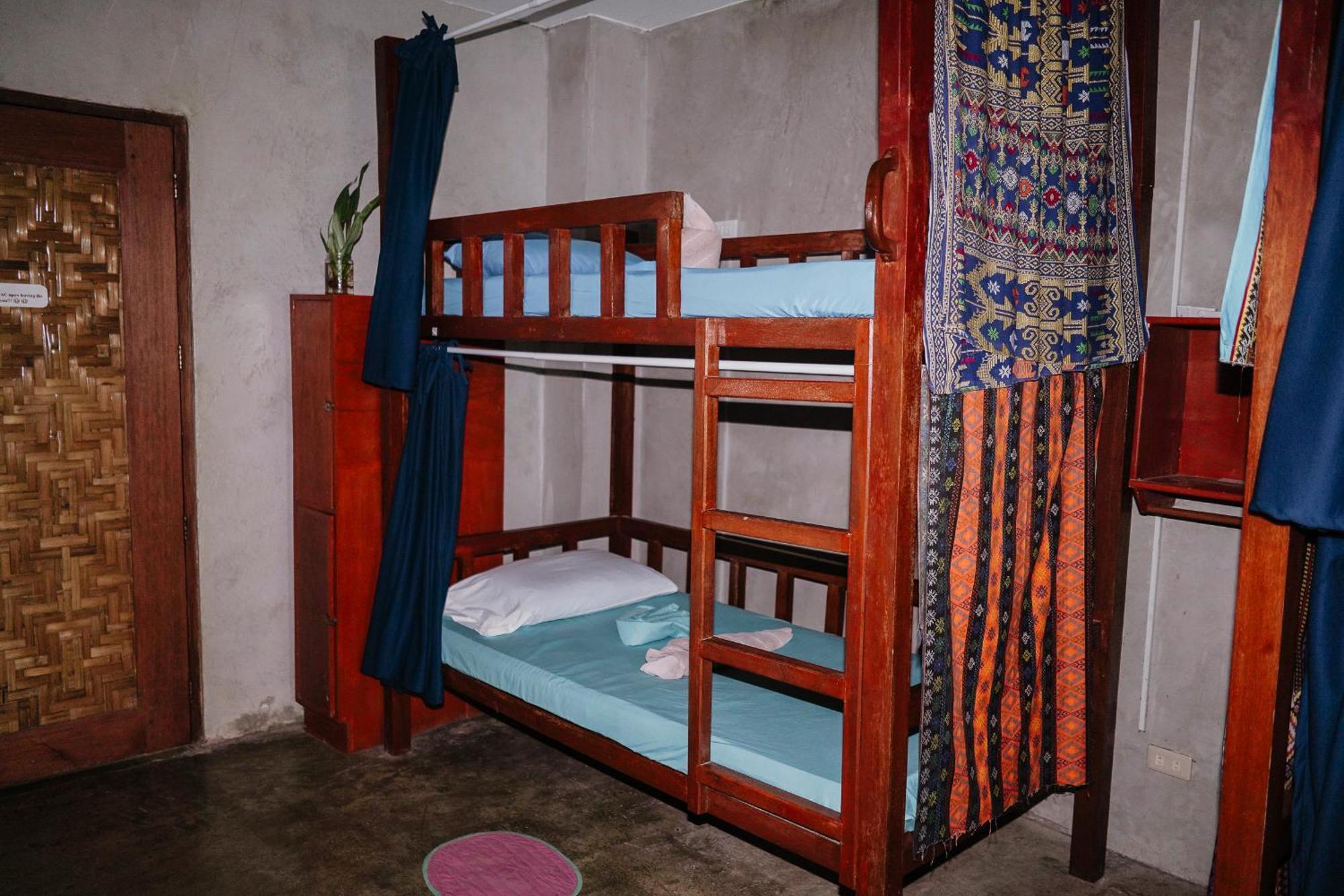 Sinag Hostel (Adults Only) Хенерал Луна Екстериор снимка