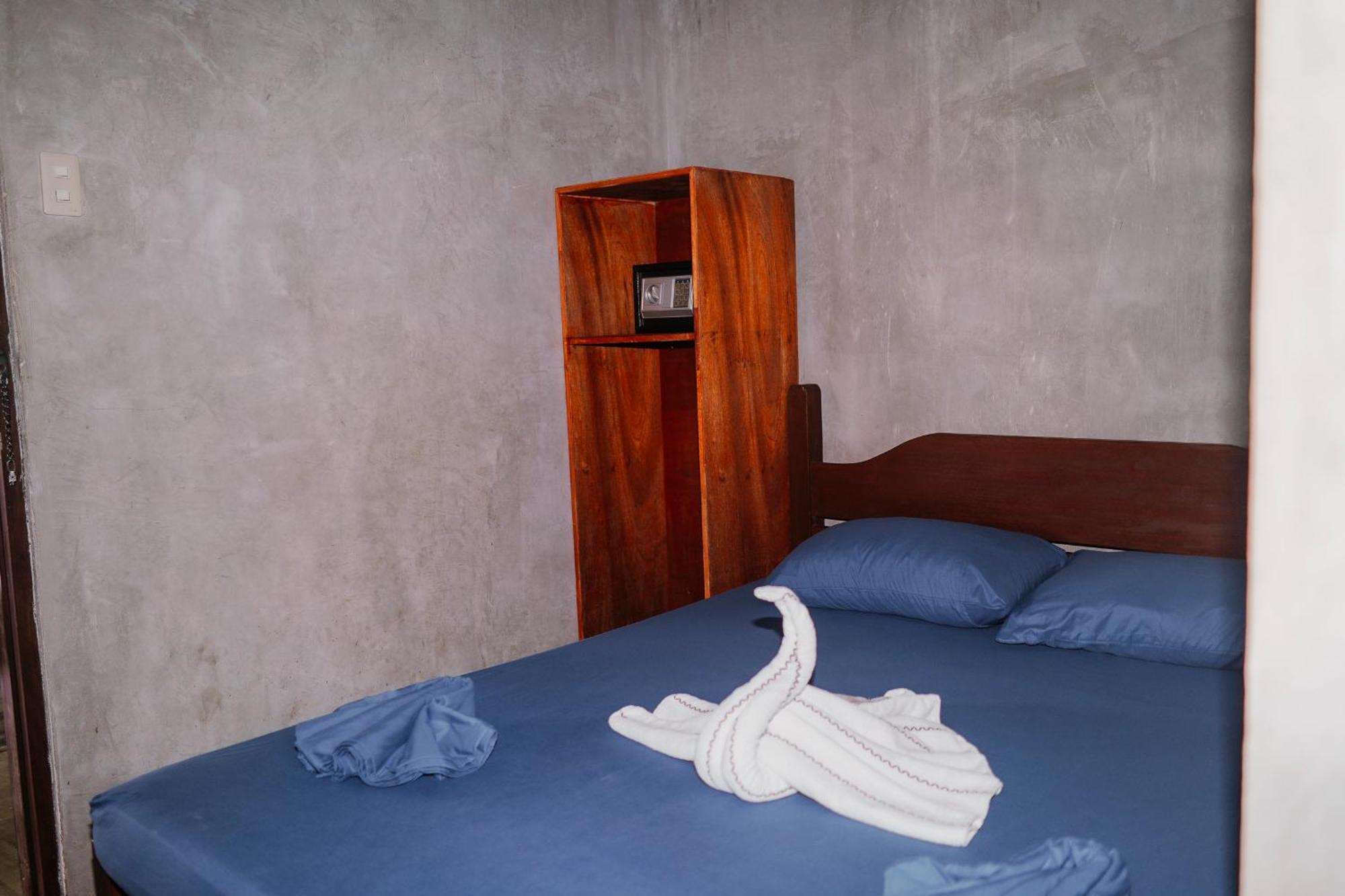 Sinag Hostel (Adults Only) Хенерал Луна Екстериор снимка